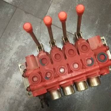 ZDY4500LQZ煤矿用履带式全液压坑道钻机-四联阀总装