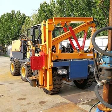 奥莱护栏打桩机 护栏式打拔钻机 小四轮公路液压打桩设备