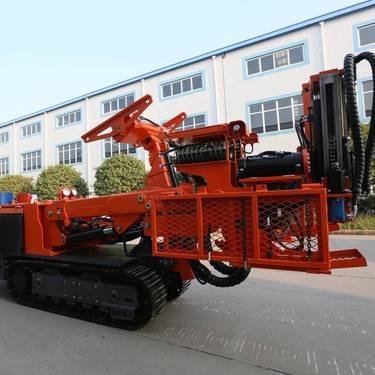 鑫通矿用液压锚杆钻车CMM2-25助力某矿业工程施工