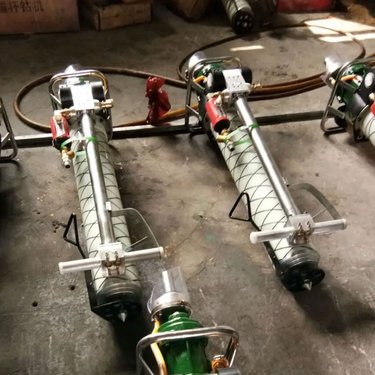 MQT120气动锚杆钻机的功率重量比更大 使用寿命更长
